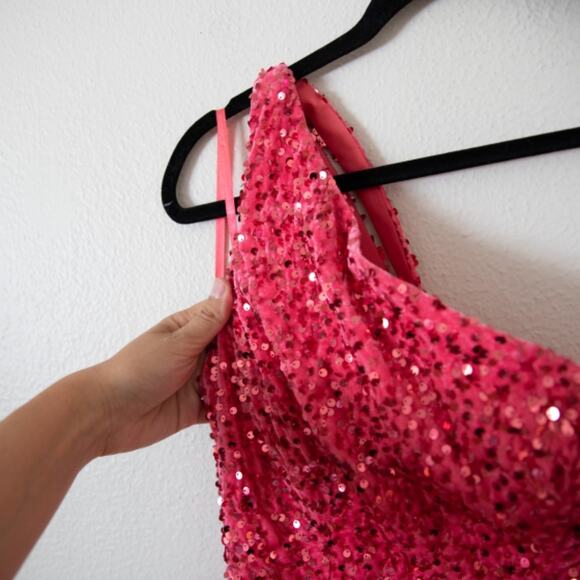 Yelure Long Velvet Sequin One Shoulder Fitted Prom Dress - Picture 4 of 8